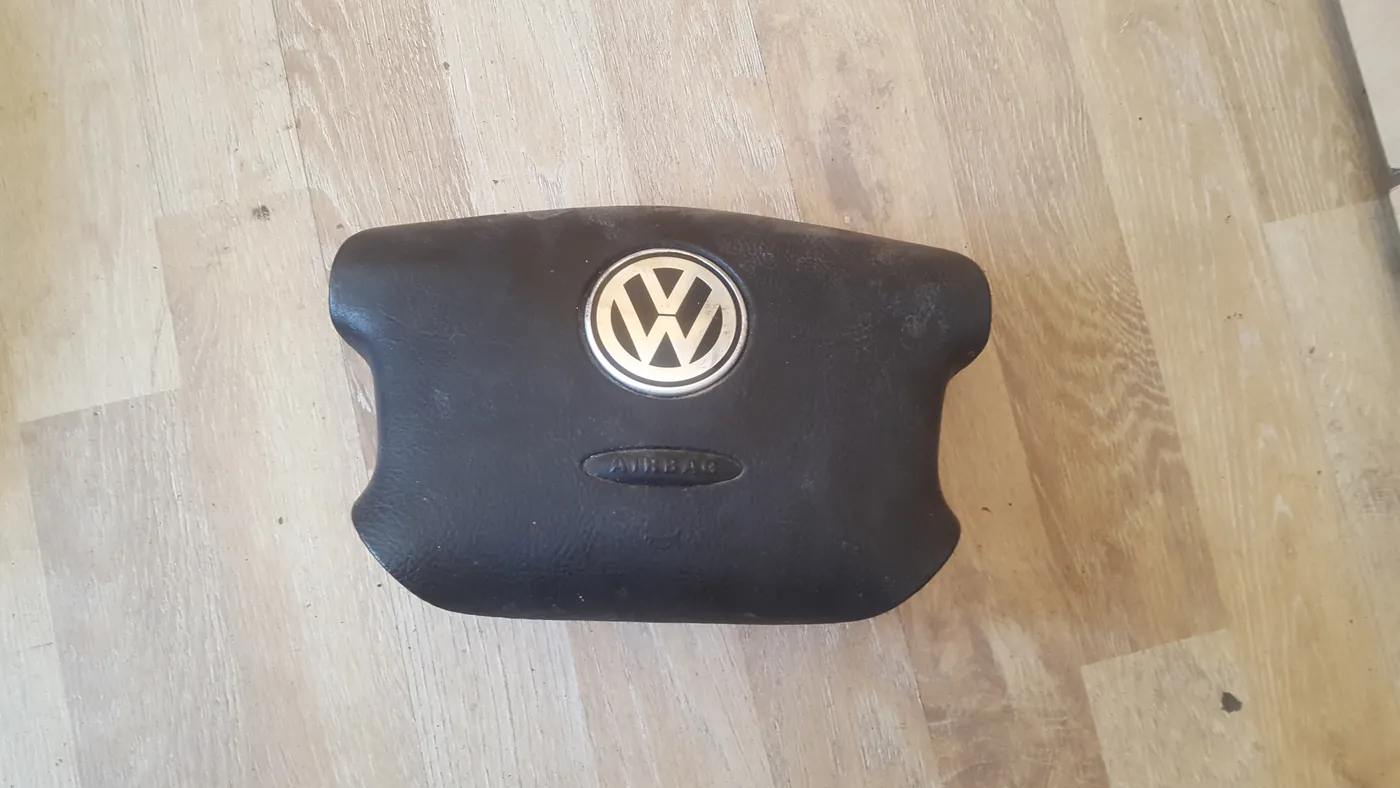 Airbag Volkswagen GOLF IV 1.9TDI ref. X51K7F3Z /3B0 880 201 AH