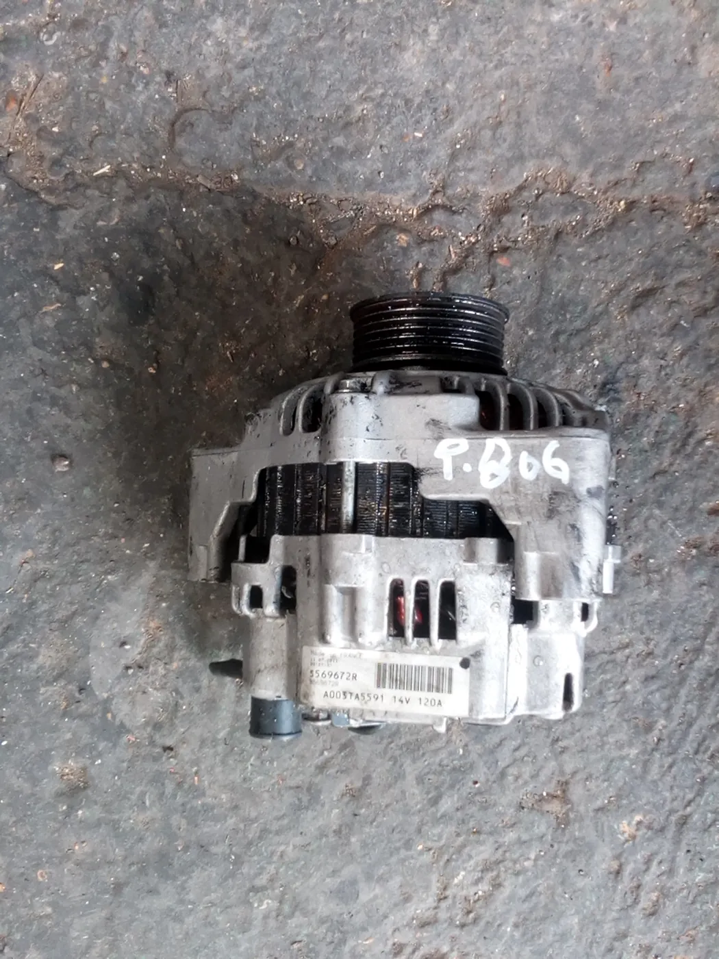 Alternador Peugeot 806 2.1SRDT ref. VALEO 436478 - vista 3