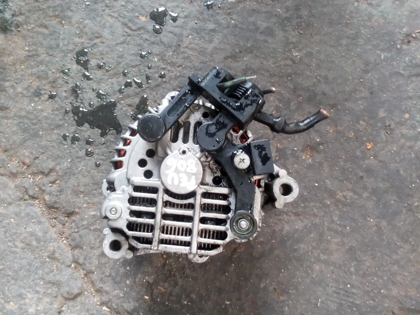 Alternador Peugeot 806 2.1SRDT ref. VALEO 436478