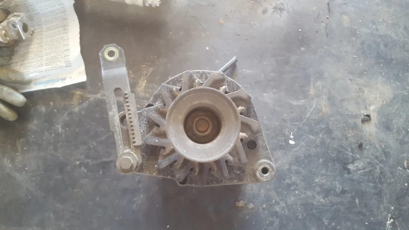 Alternador Volkswagen PASSAT 1.8I ref. BOSCH 0 120 489 362 / 026903015