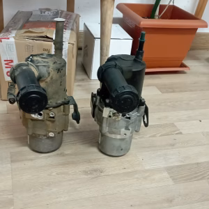 Bomba de dirección Citroen C4 1.6HDI ref. 9685590380