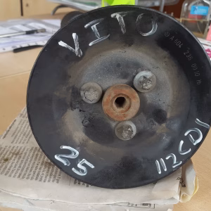 Bomba de dirección Mercedes VITO 112CV amarilla CDI ref. A 604 236 00 10