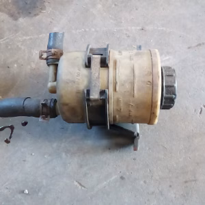 Bomba de dirección Renault LAGUNA ref. 7700782884