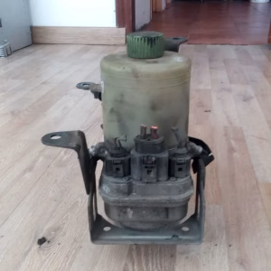 Bomba de dirección Seat IBIZA III 6L 1.4TDI ref. 6Q0 423 371