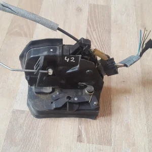 Cerradura Bmw X5 trasera derecha ref. 8 402 602