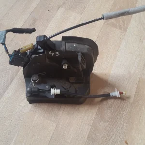 Cerradura Bmw X5 trasera izquierda ref. 8 402 601