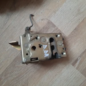Cerradura Citroen ZX 1.9D delantera derecha