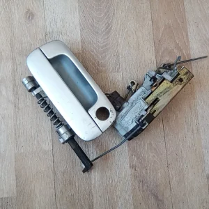 Cerradura Peugeot 406 delantera derecha