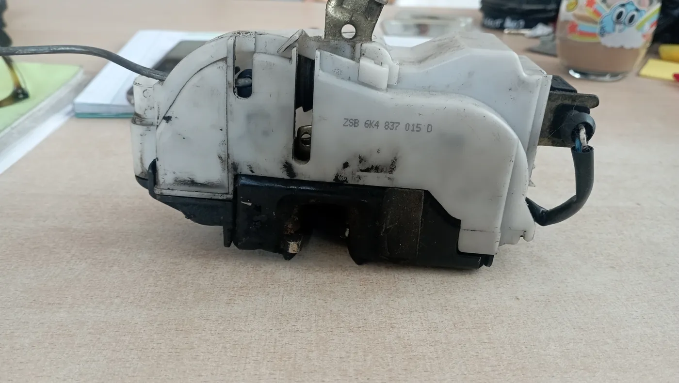 Cerradura Seat IBIZA 6K2 delantera derecha ref. ZSK 6K4 837 015 D - vista 2