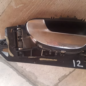 Maneta / manilla Peugeot 307 2.0HDI delantera izquierda ref. 96 436 045 77