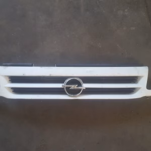 Paragolpes Opel ASTRA 1.6 delantero
