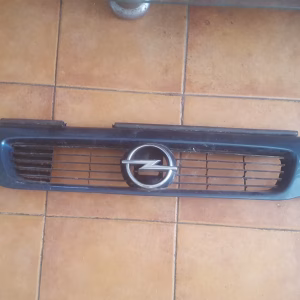 Paragolpes Opel ASTRA 1.7TDS delantero
