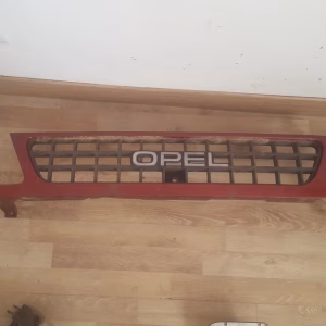 Paragolpes Opel FRONTERA 2.5 delantero